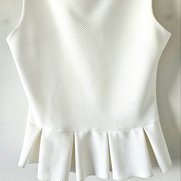 ๐จ๐ต Max Chaoul french vintage white sleeveless top ruffles hem size small ๐จ๐ต - Picture 3 of 4
